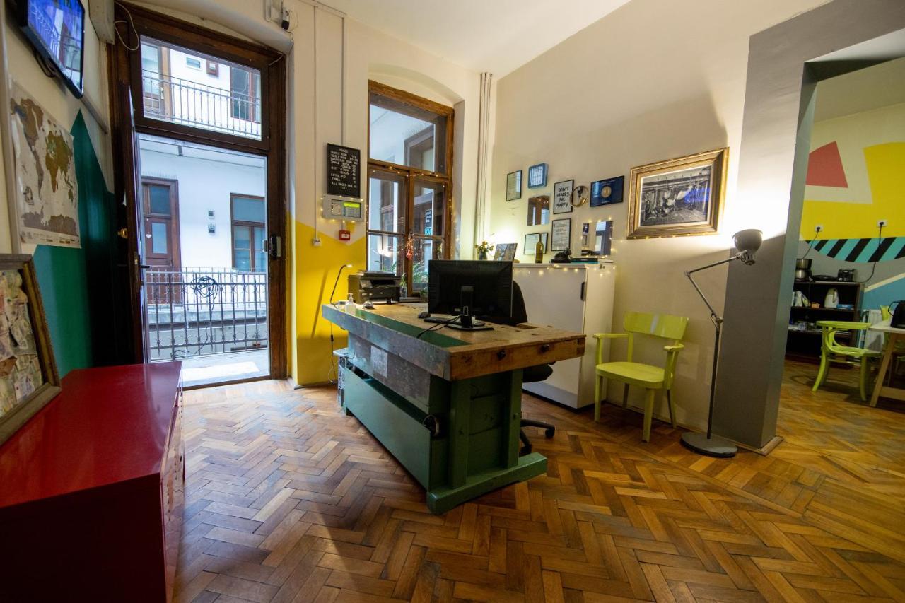 Hostel Cornel Тімішоара Екстер'єр фото