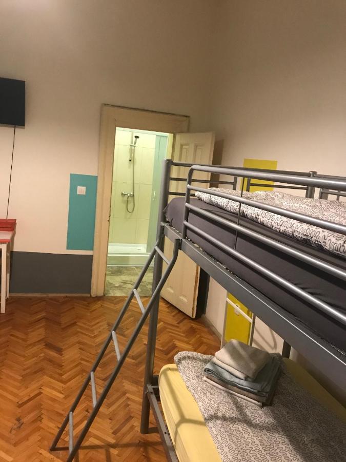 Hostel Cornel Тімішоара Екстер'єр фото